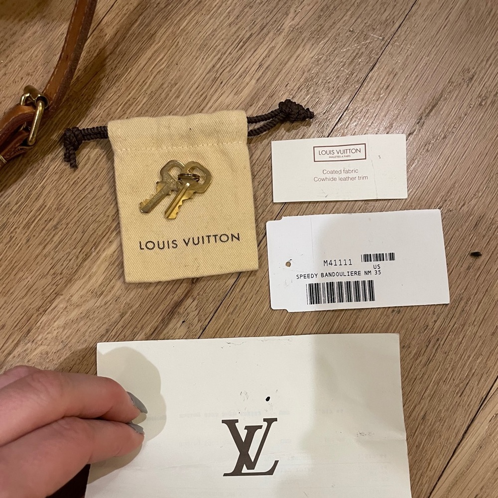 Louis Vuitton Speedy 35 w/ leather strap - Picture 8 of 12
